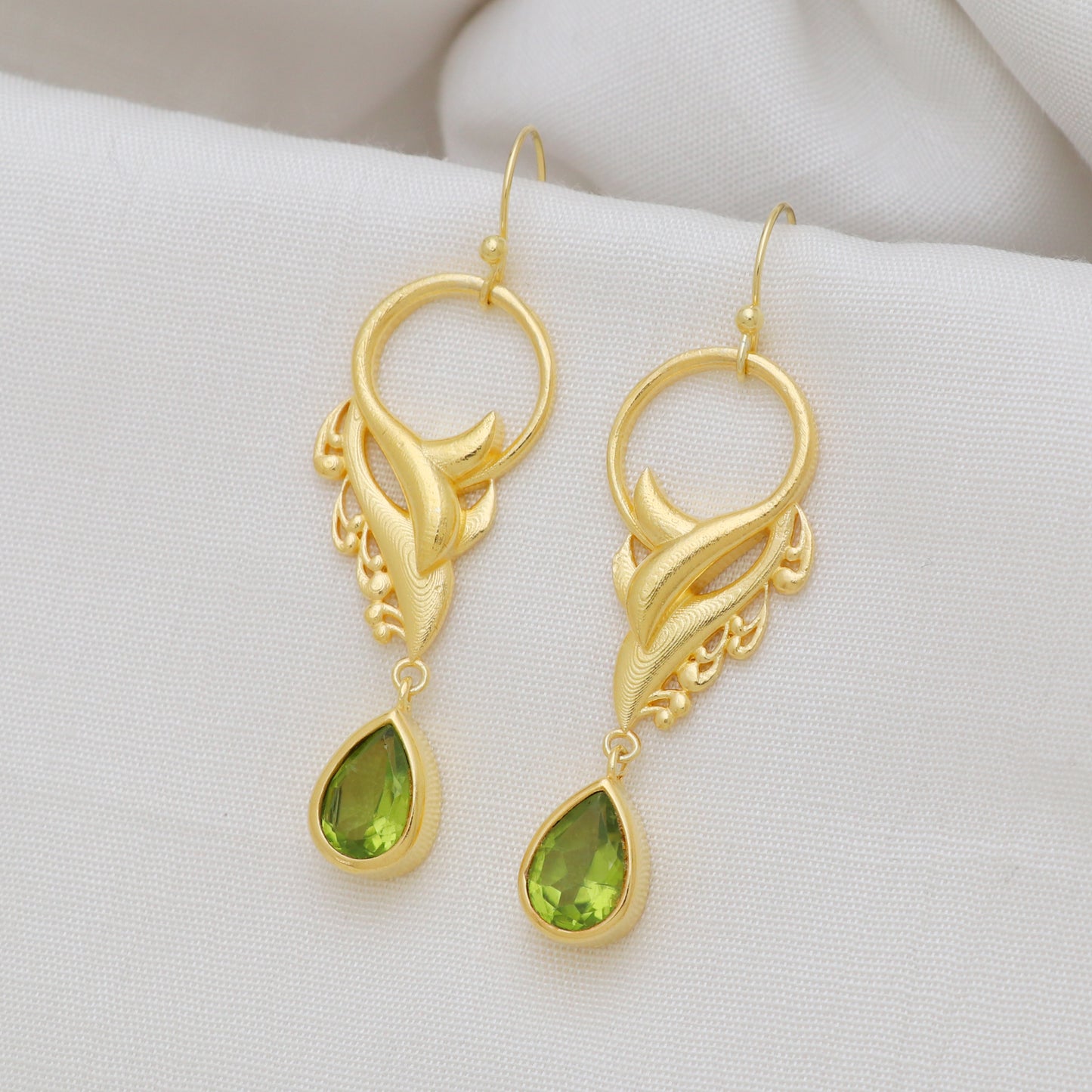 Gold plated 925 sterling silver earrings with peridot gemstone