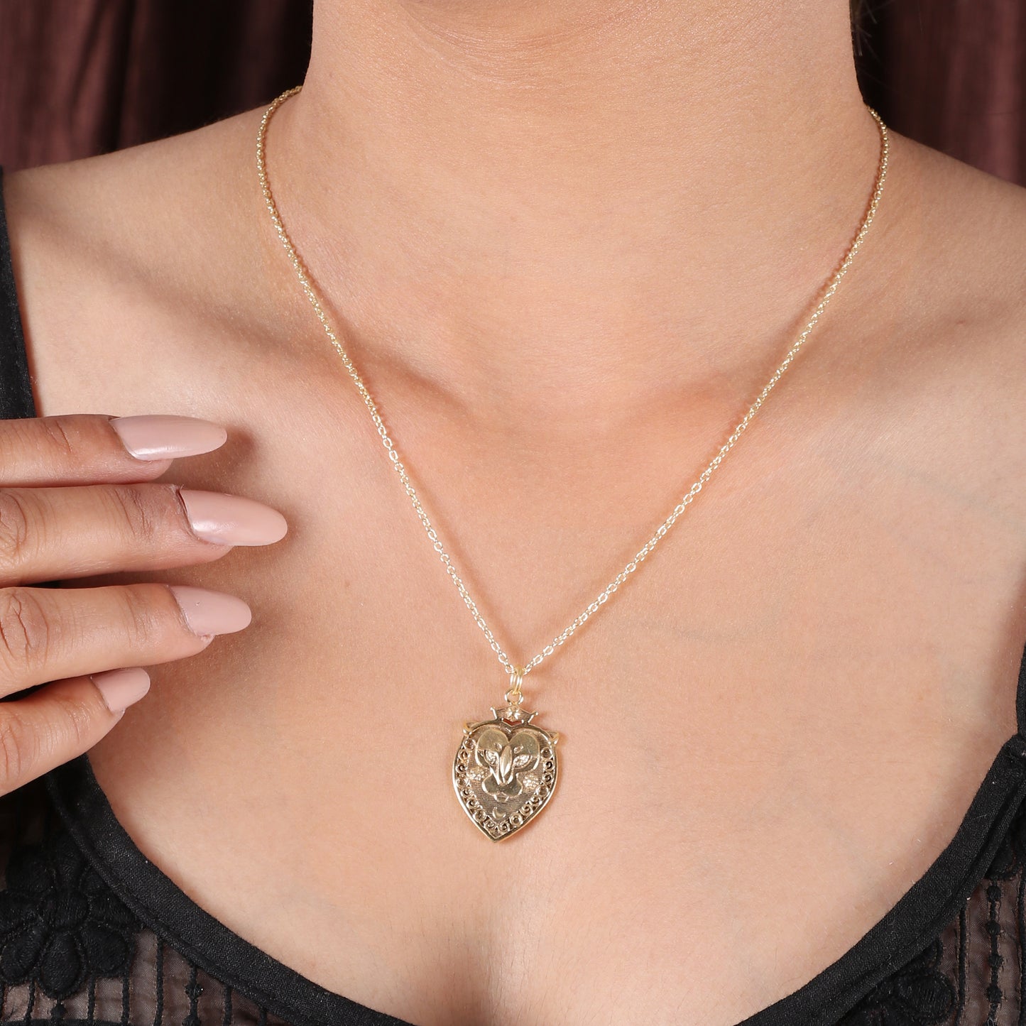 Leo Zodiac Sign chain necklace with Lion Symbol charm in 22k gold plated 925 sterling silver
