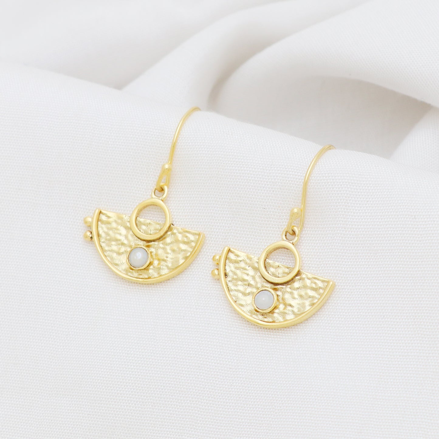 Gold plated 925 sterling silver textured earrings with pearl gemstone
