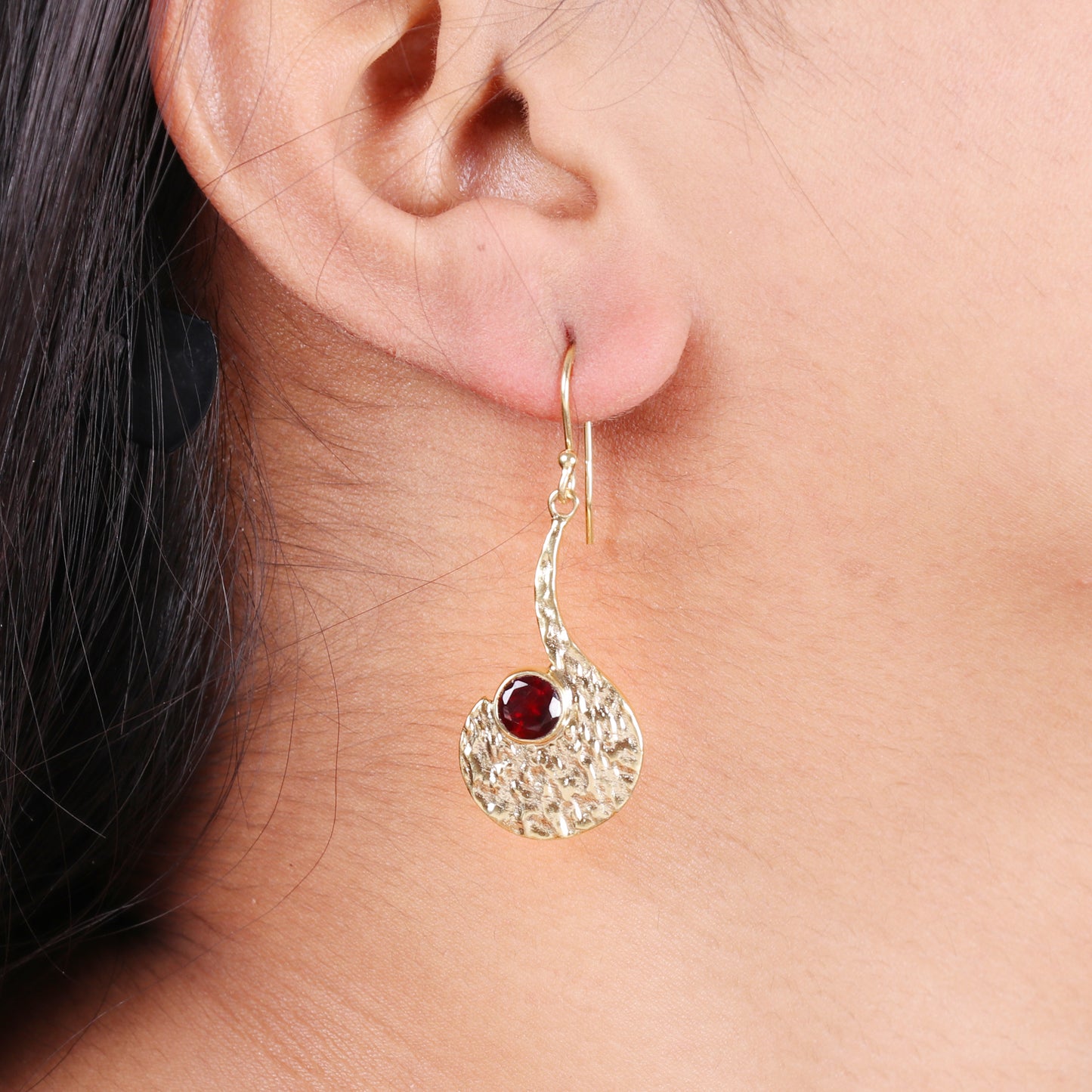 Gold plated 925 sterling silver textured earrings with garnet gemstone