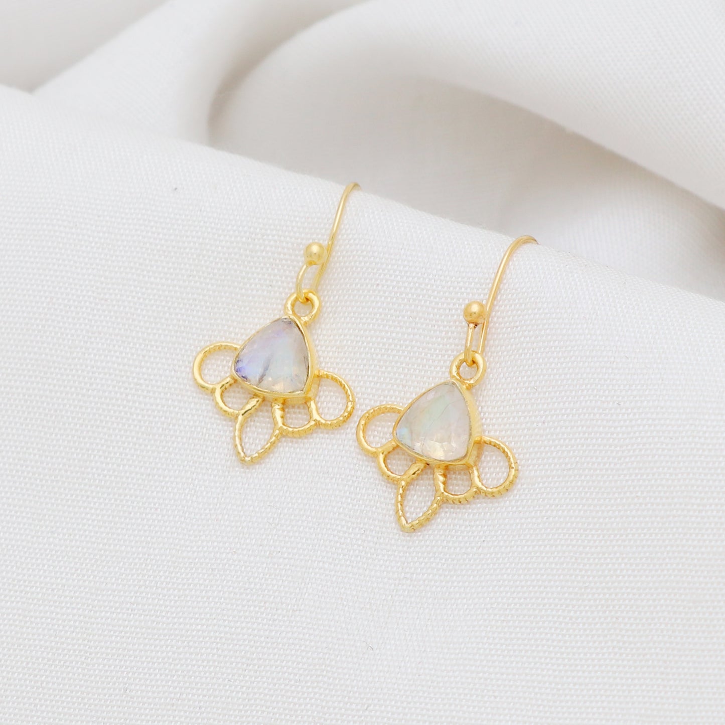 Rainbow moonstone gemstone earring in gold plated 925 sterling silver