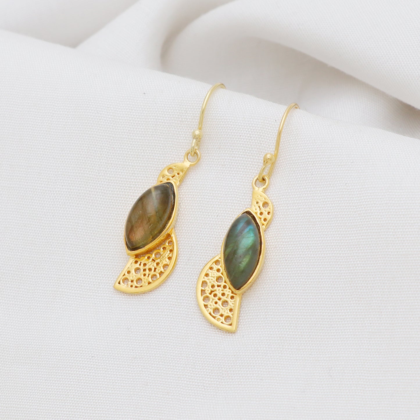 Labradorite earring in gold plated 925 sterling silver