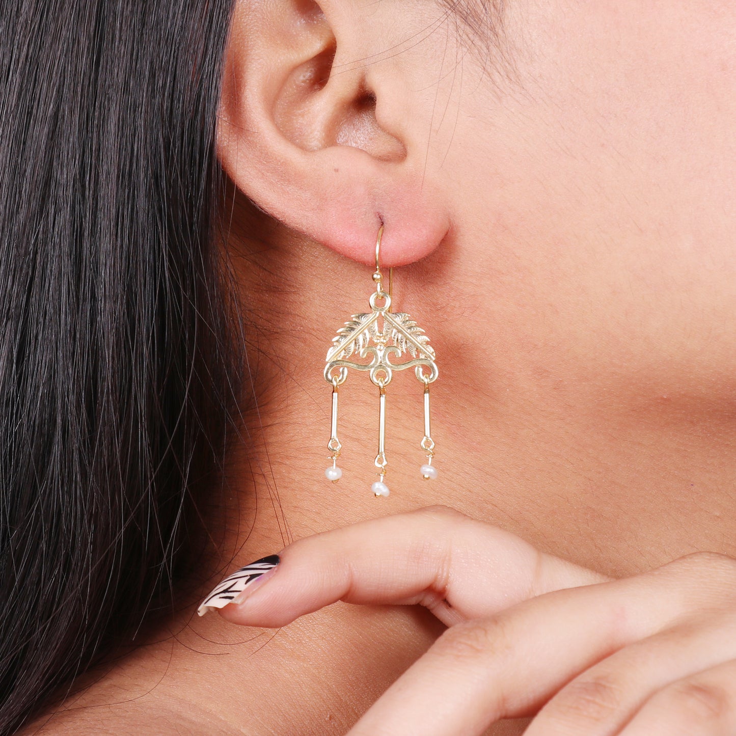 Gold plated 925 sterling silver earrings with pearl gemstone