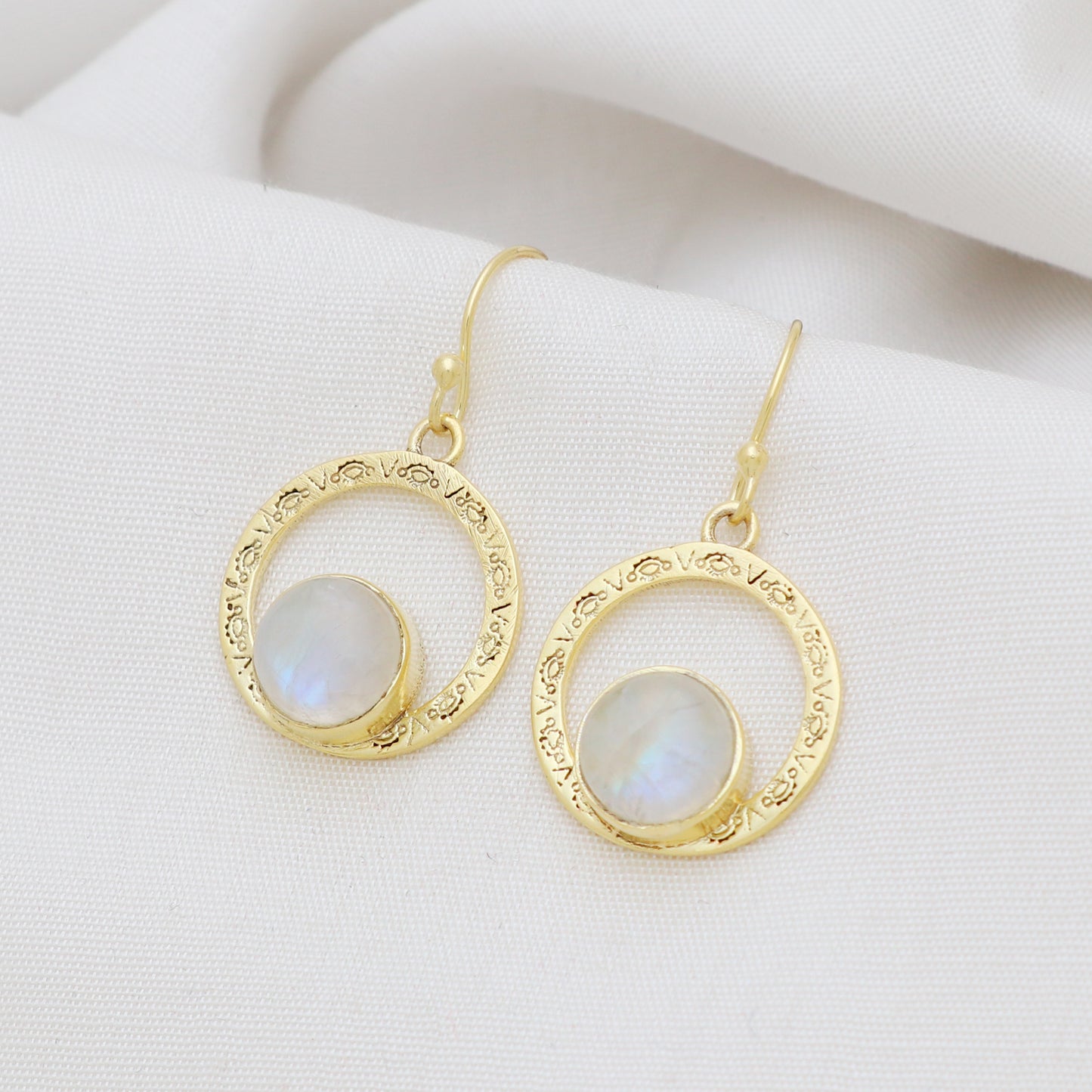 Rainbow moonstone gemstone earring in gold plated 925 sterling silver