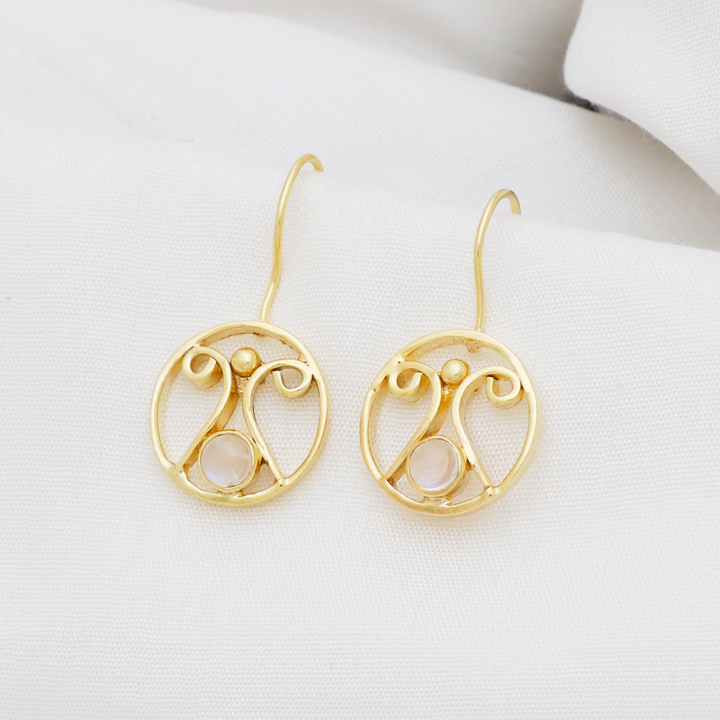 Rainbow moonstone earring in gold plated 925 sterling silver