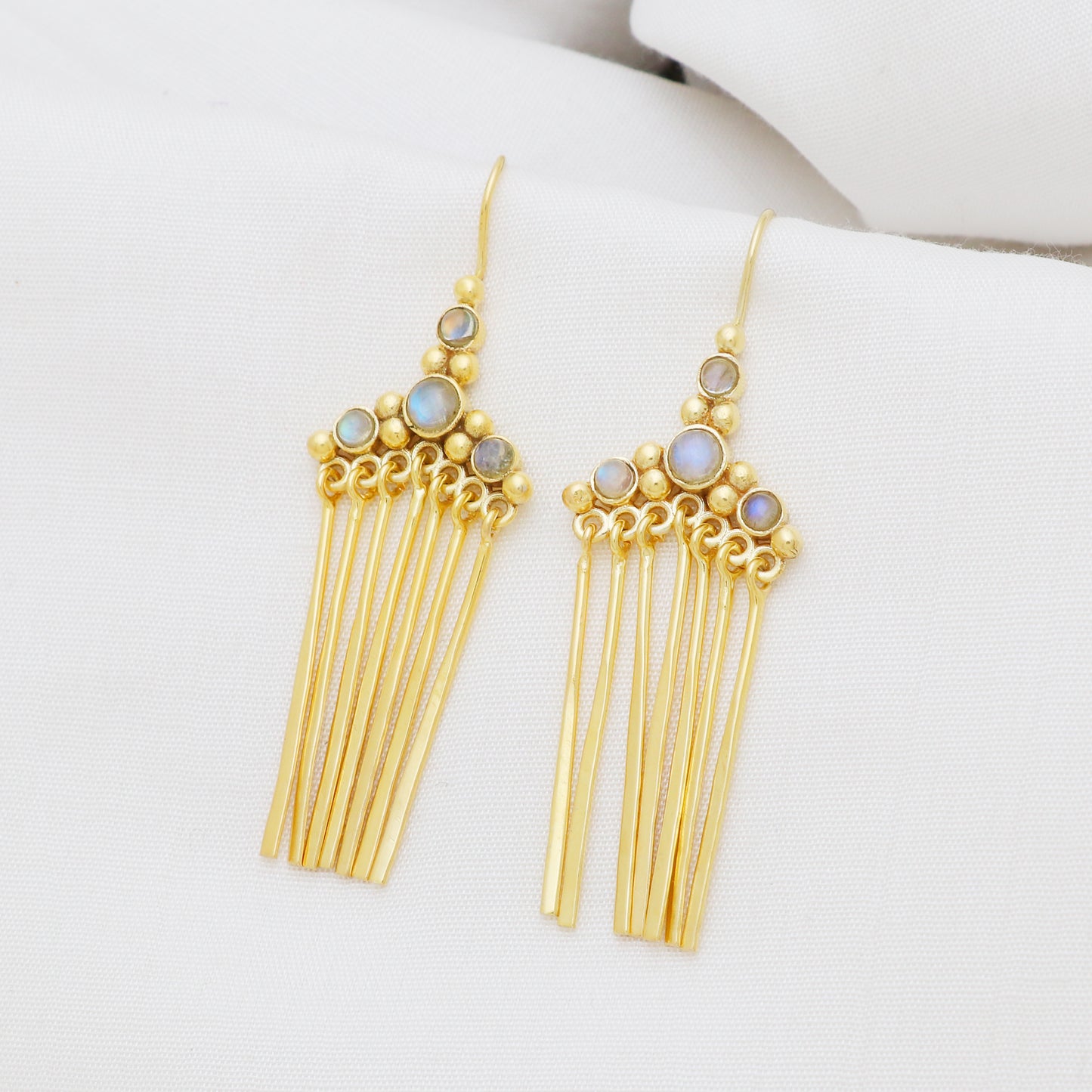 Rainbow moonstone gemstone earring in gold plated 925 sterling silver