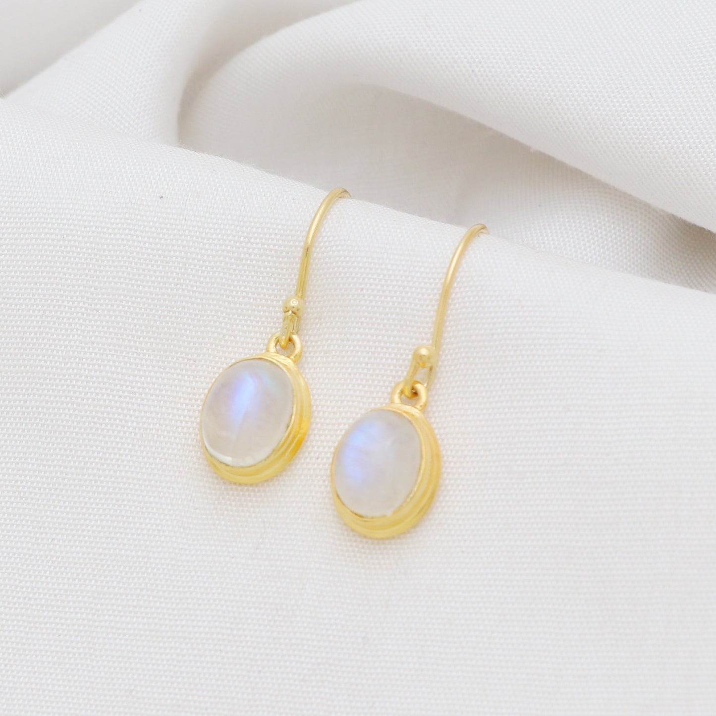 Rainbow moonstone gemstone earring in gold plated 925 sterling silver
