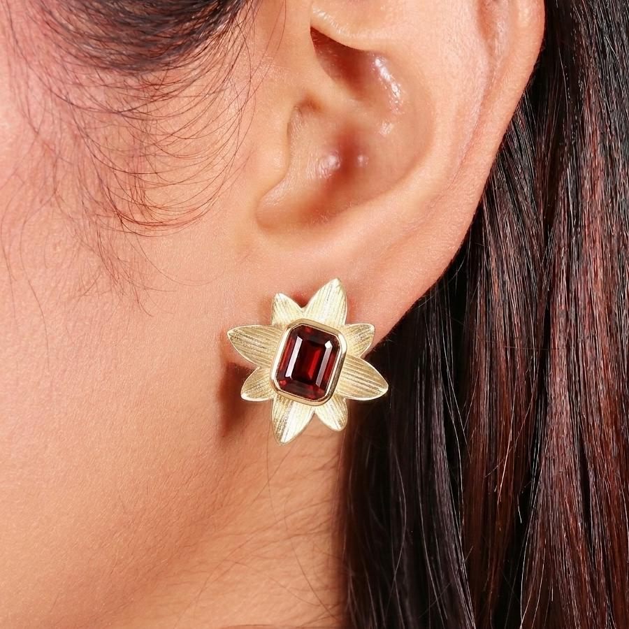 Garnet Flower Gold Plated Brass Stud Earrings, Everyday Wear (21mm)